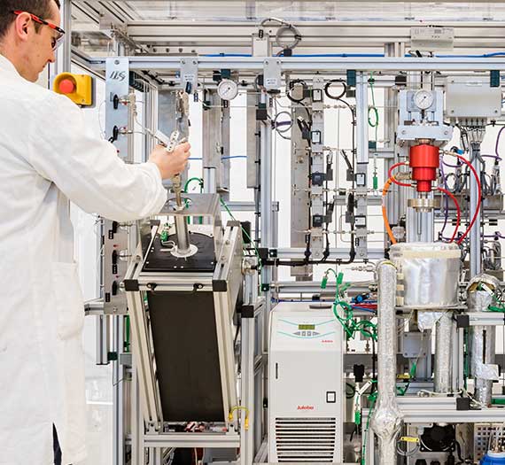 Box Image Transient Differential Fixed-Bed and Integral Internal Recycle Reactor for Methanation Kinetic Testing under Instationary Conditions xxxx
